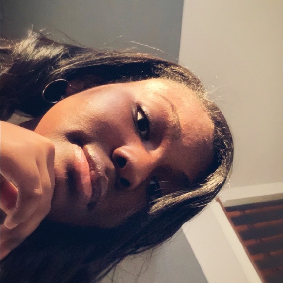 Meet your Posher, Mariah - Picture 1 of 1